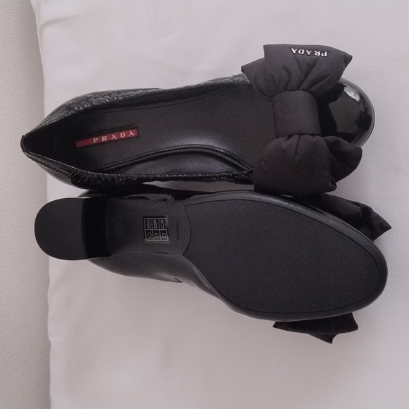 New Prada Women's patent leather logo bow shoes Sz 38.5 - 8.5 US - Picture 7 of 9